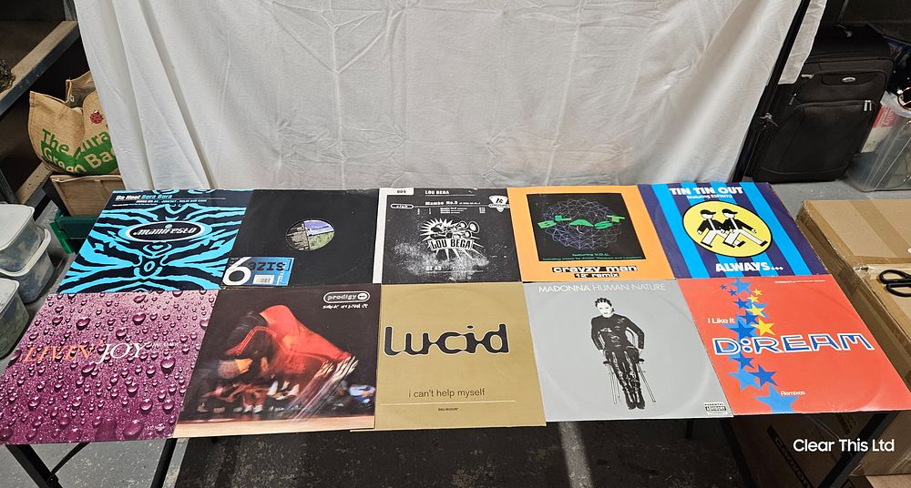 Lot 192: Selection of collectable vinyl records