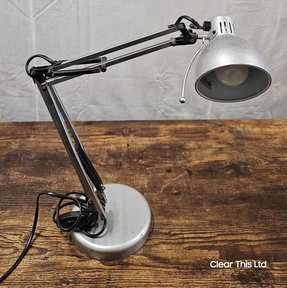Lot 224: Modern Anglepoise Lamp