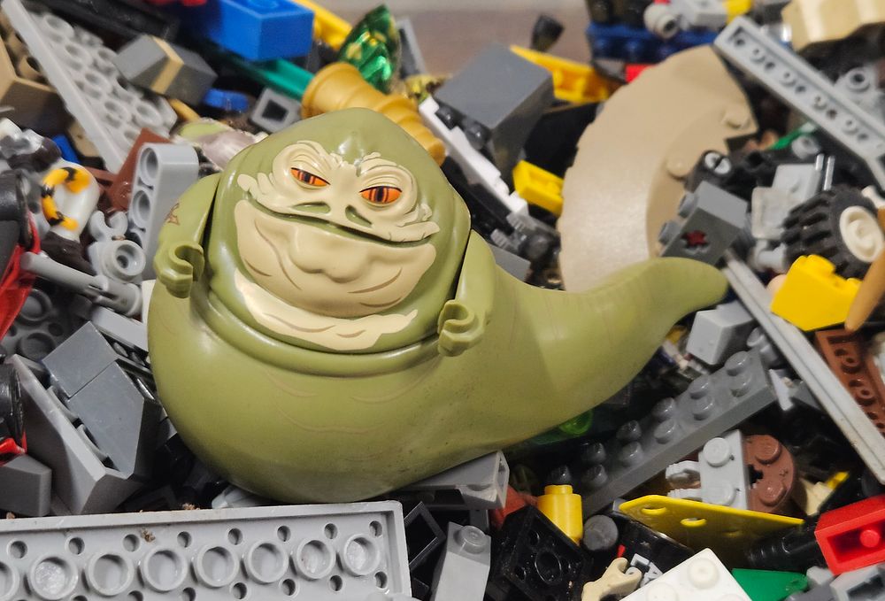 Lot 233: Five Kg of Lego