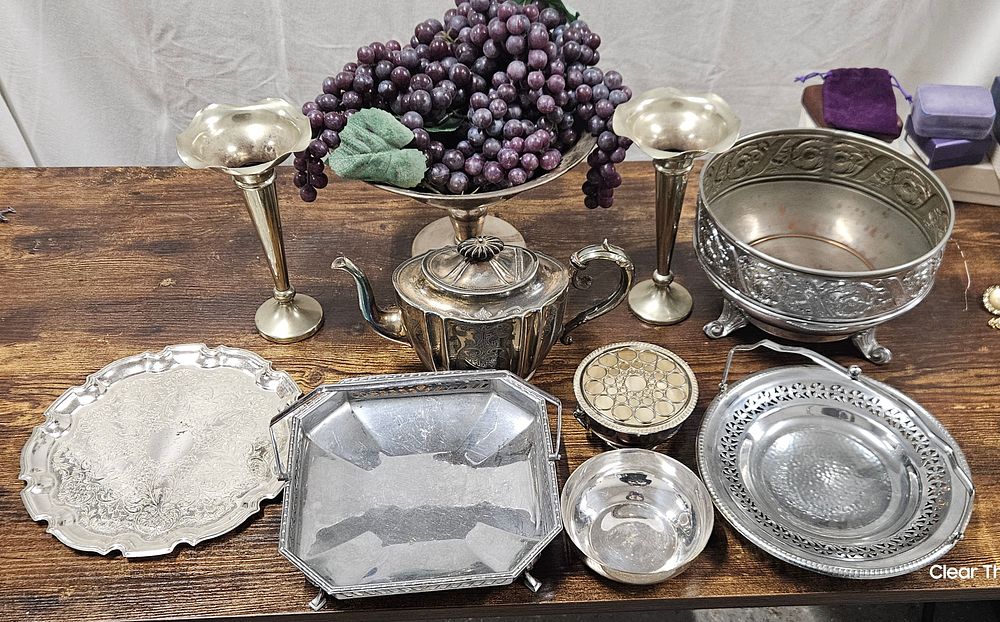 Lot 237: Lot of Metal Ware