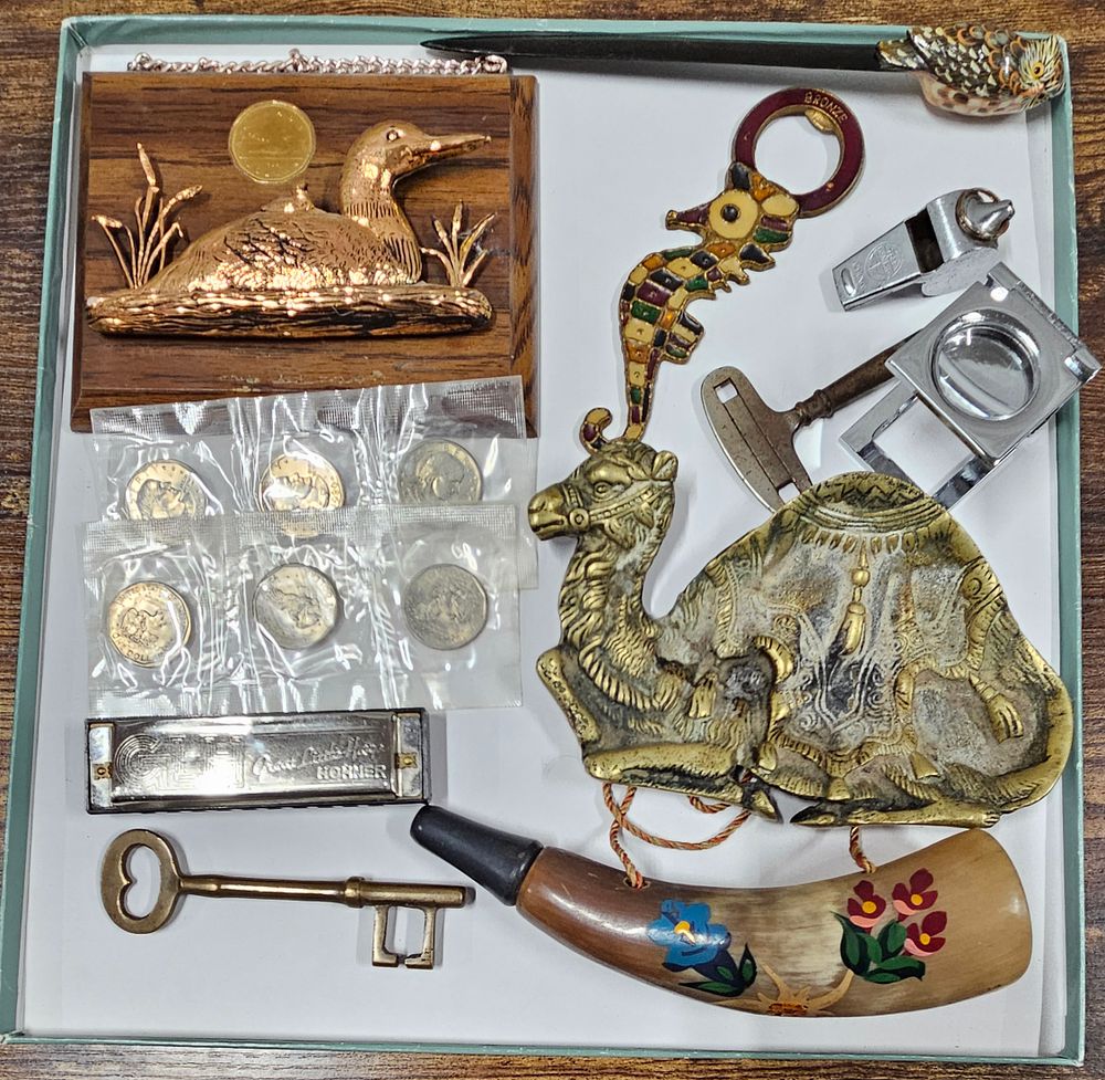 Lot 33: Mixed Tray of Odds