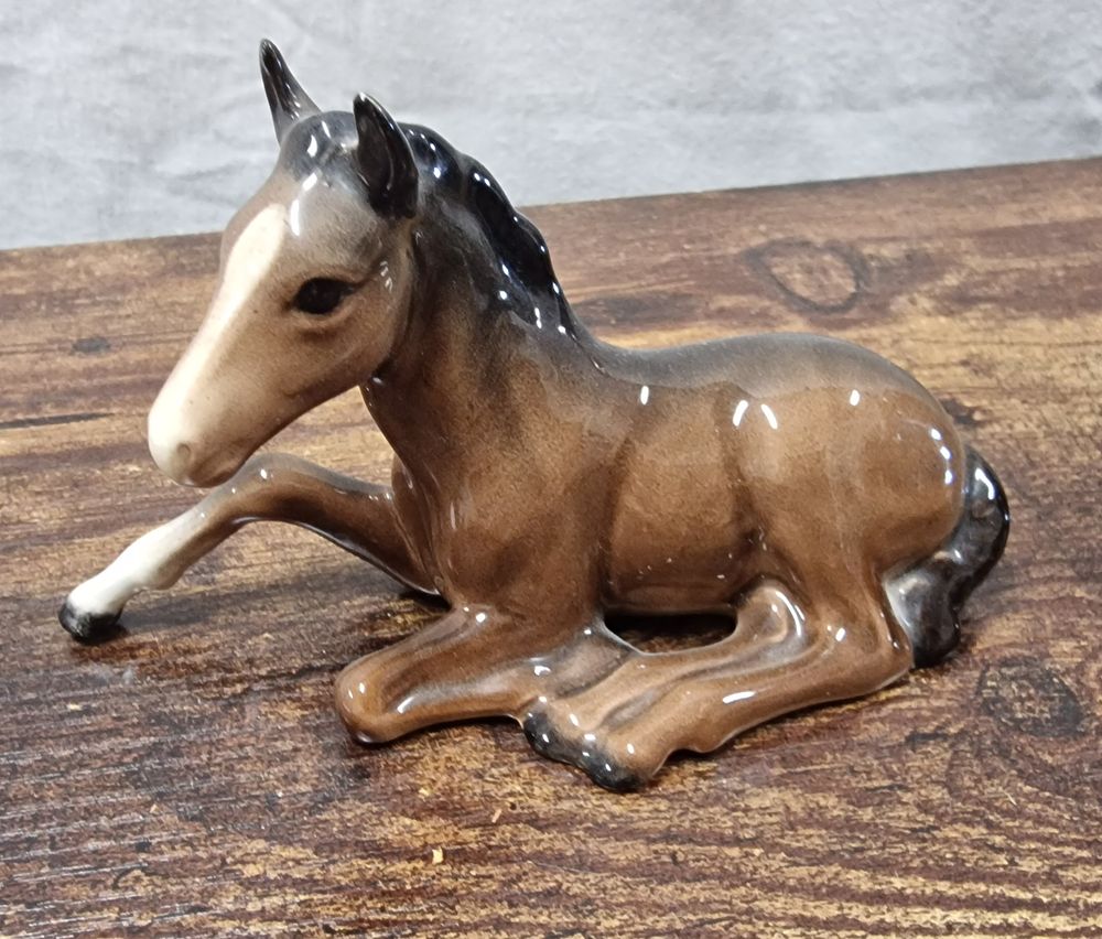 Lot 243: Beswick Horse Foal Lying