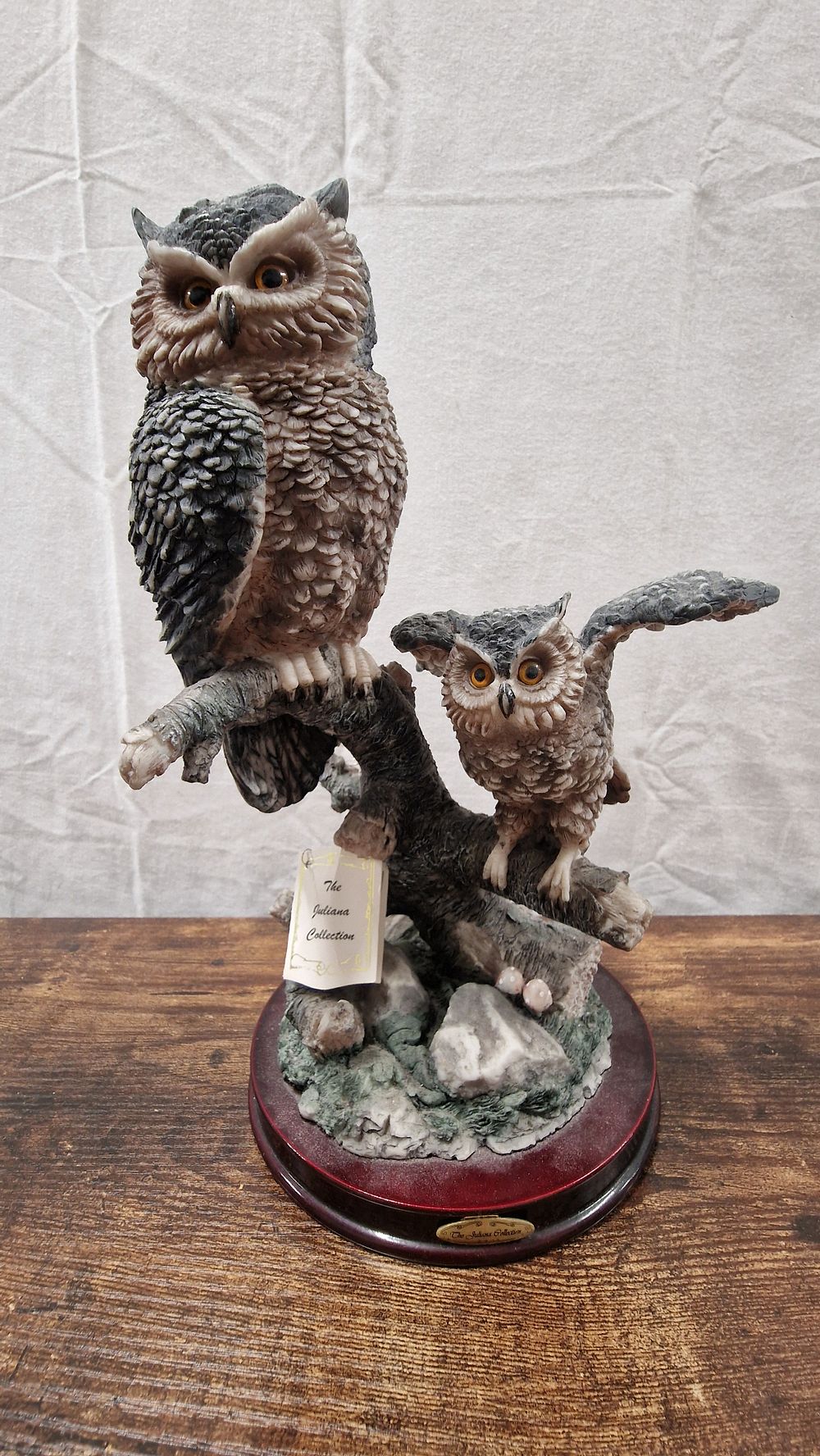 Lot 250: The Julian a Collection Owls Ornament 32cm Tall