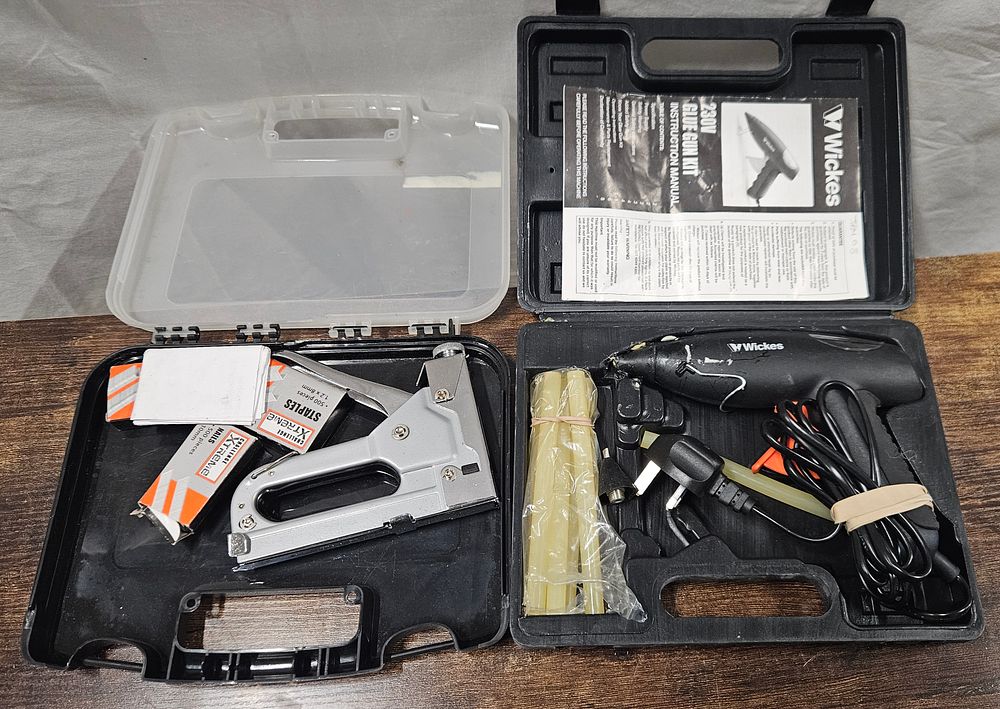 Lot 270: Cased Staple Gun with Staples and a Wickes Hot Glue Gun