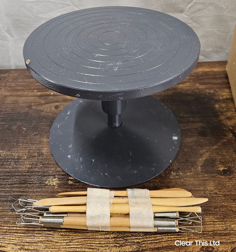 Lot 279: Boxed Sculpting Wheel and Tools
