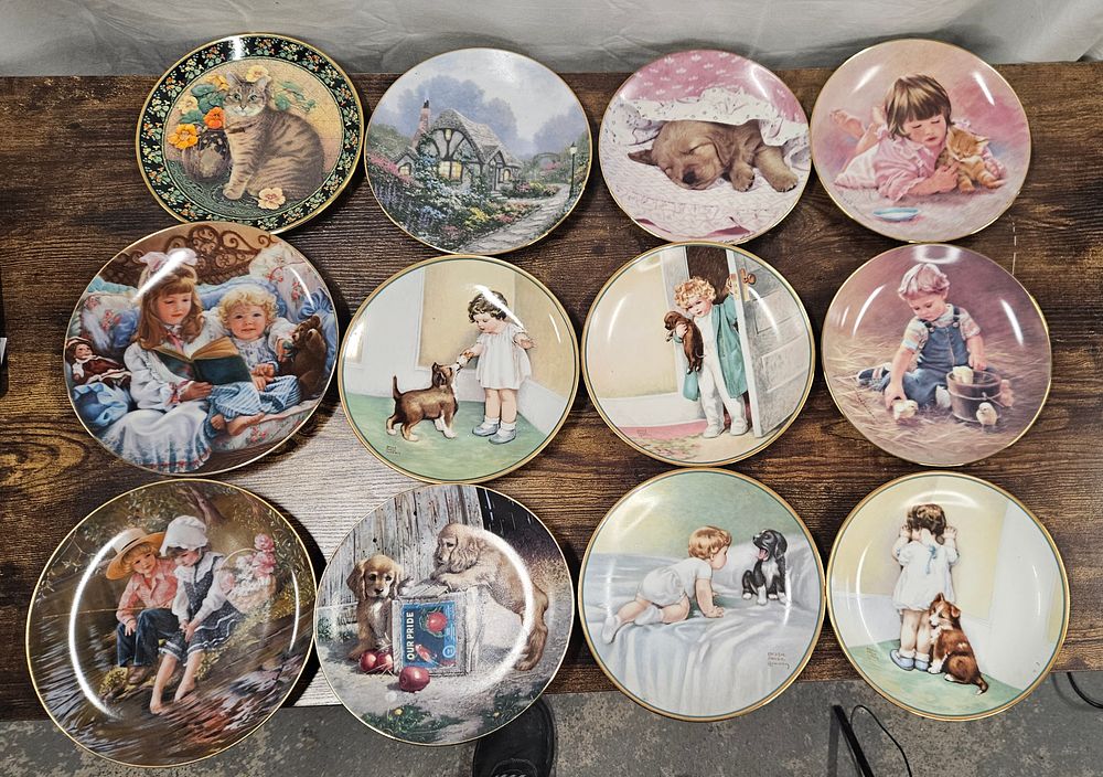 Lot 281: 12 Collectable Plates