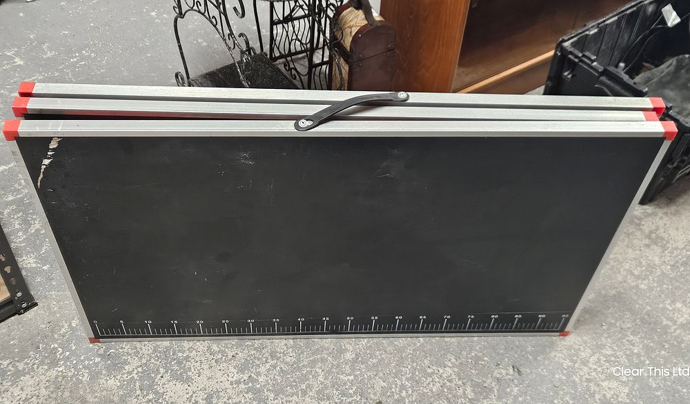 Lot 291: 3 Metre Folding Papering Table