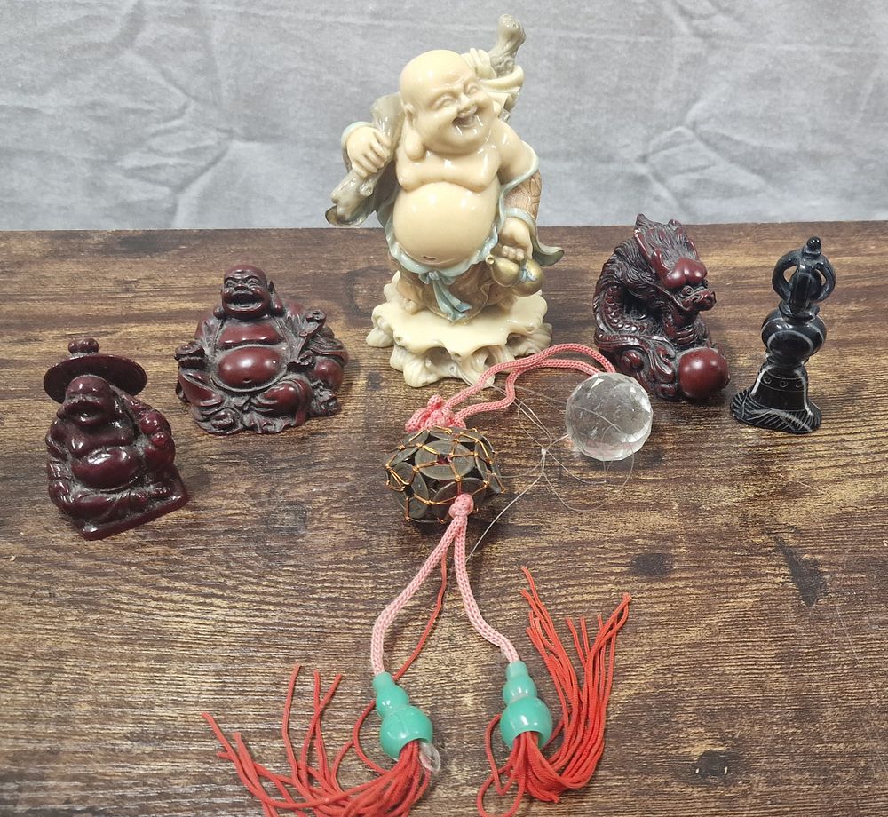 Lot 314: Selection of Buddahs and others
