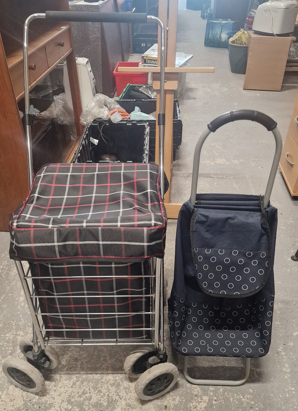 Lot 317: Two Shopping Trolleys Two shopping trolleys