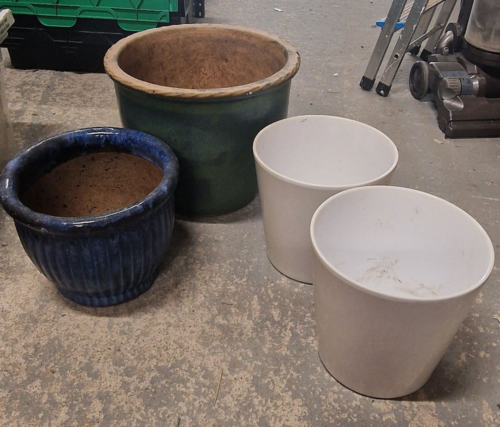 Lot 322: Four Plant Pots