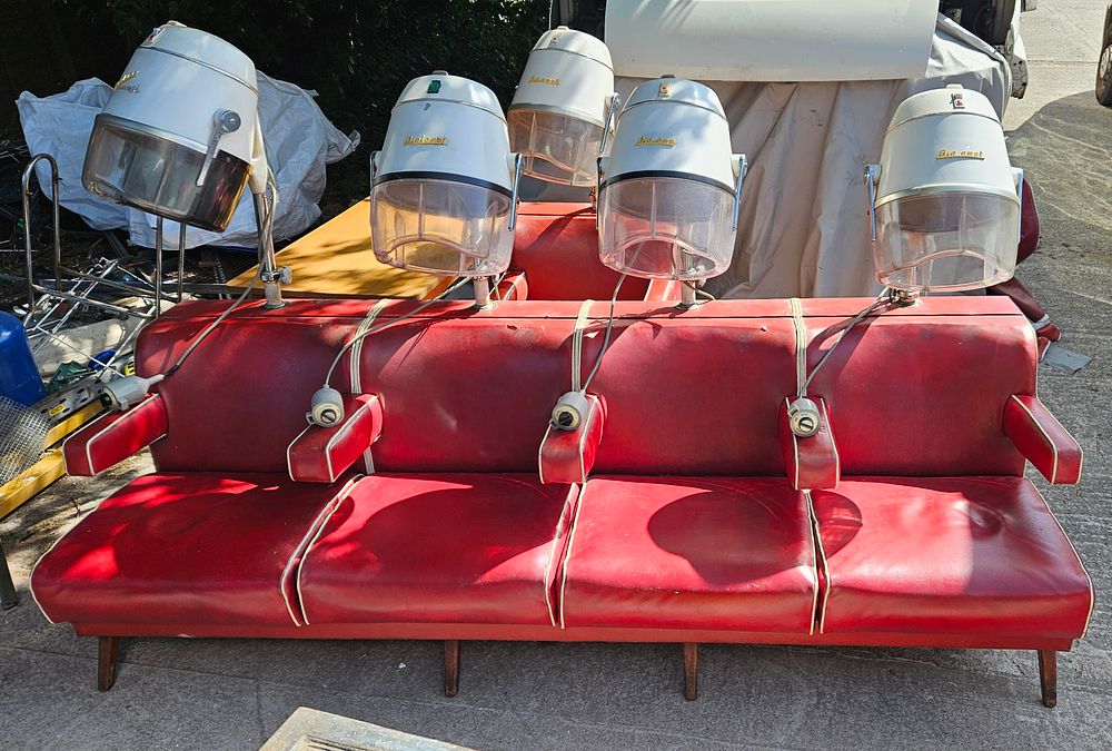 Lot 327: Hair Dressers Hair Drying Station