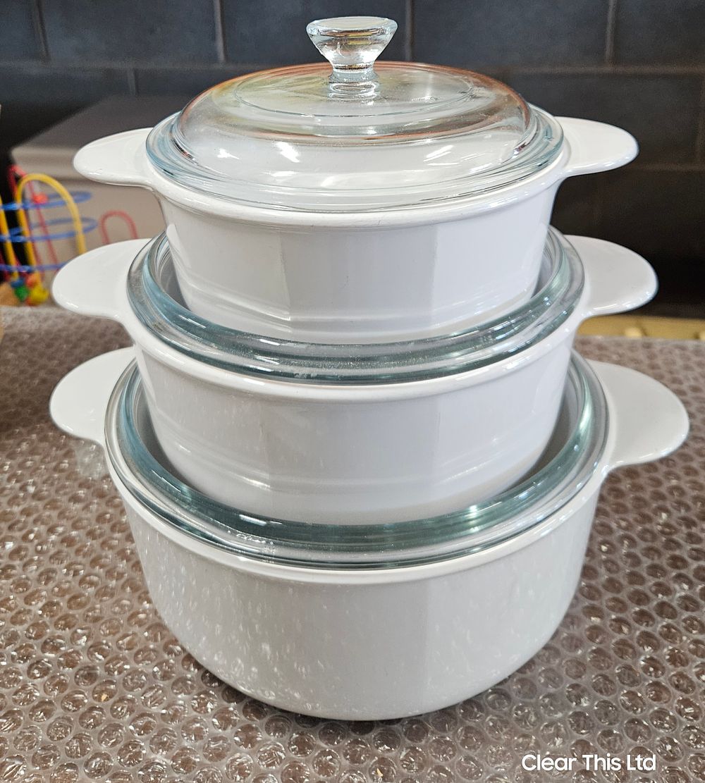 Lot 328: Three Graduated French Cooking Pots