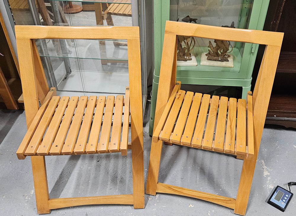 Lot 233: Pair of Wooden Folding Chairs