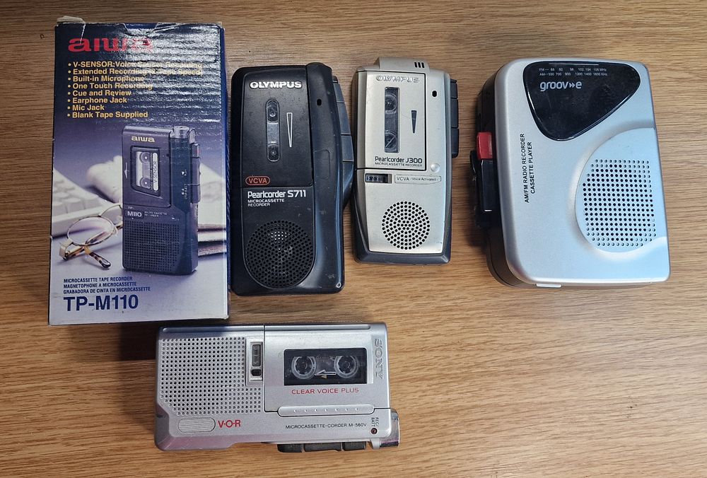 Lot 190: Cassette Player And Dictaphones