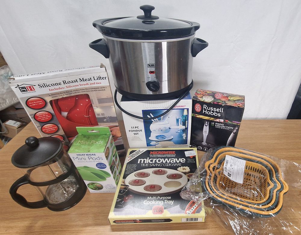 Lot 207: Selection Of Kitchen Items