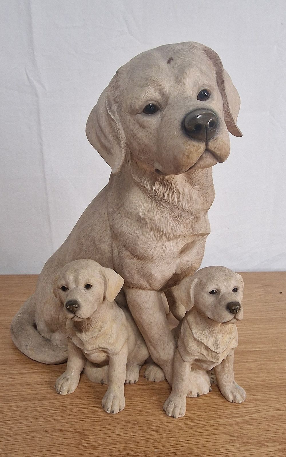 Lot 209: Leonardo Collection Labrador And Pups Ornaments