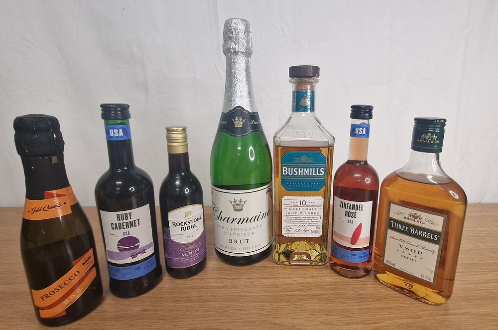 Lot 153: Mixed lot Of Alcohol