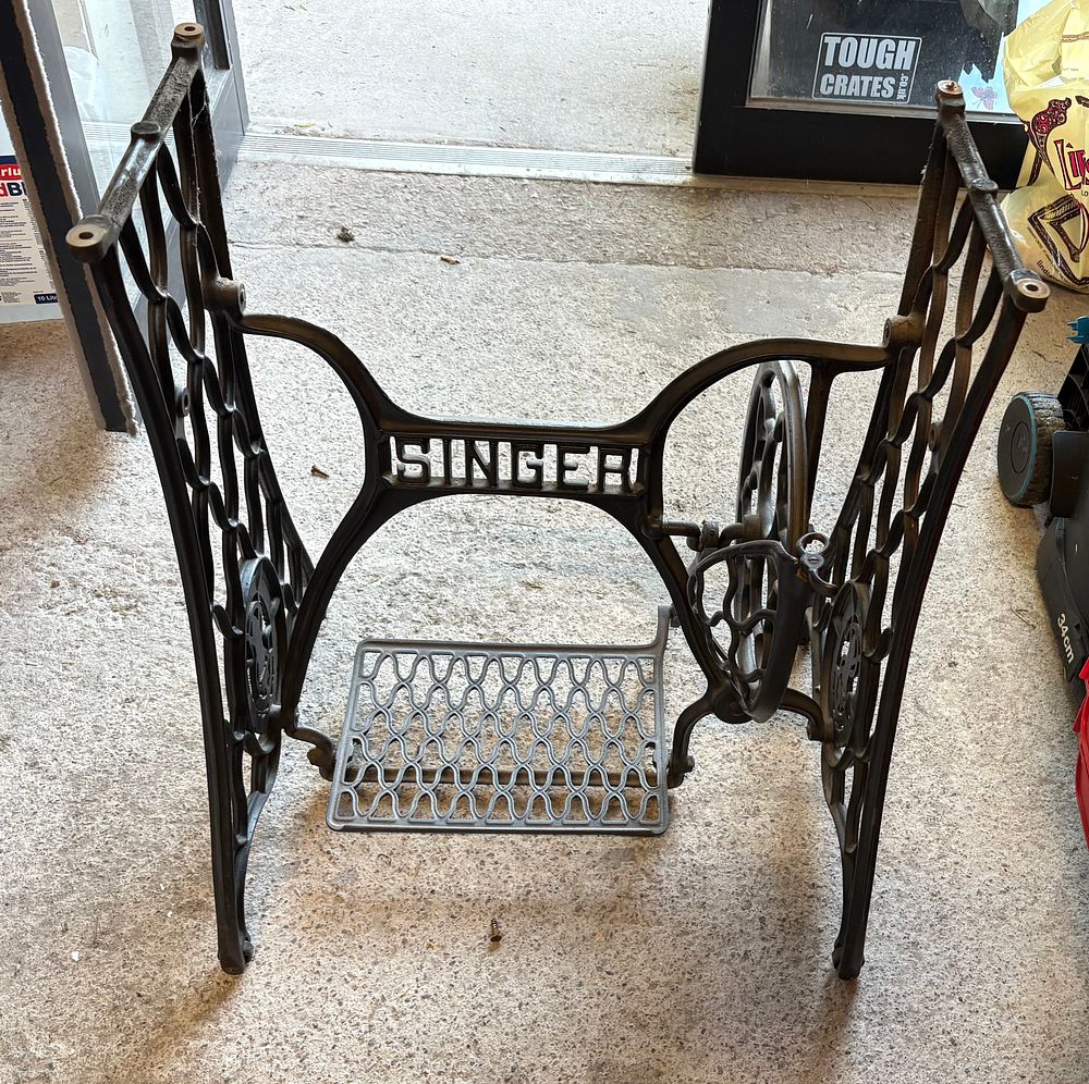 Lot 172: Cast Iron Singer Sewing Machine Treadle Frame