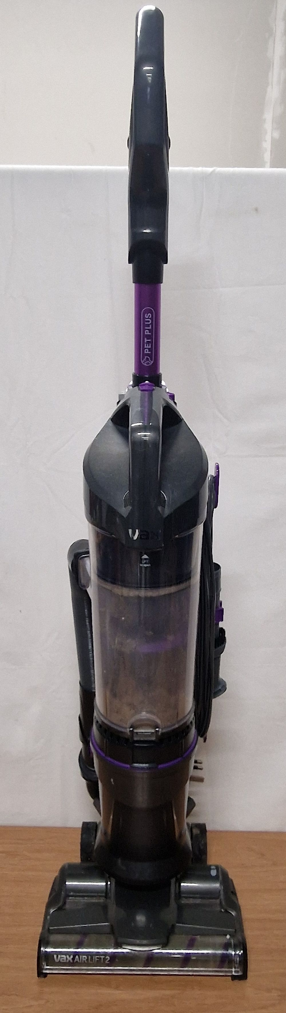 Lot 246: Vax Air Lift 2 pet Plus Vacuum