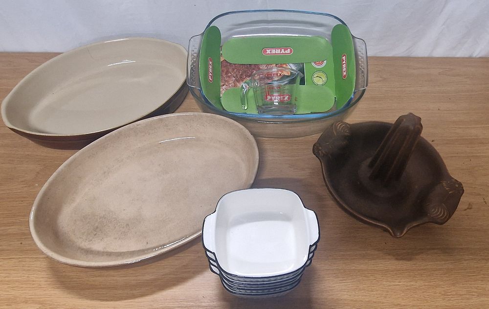 Lot 262: Selection Of Oven ware