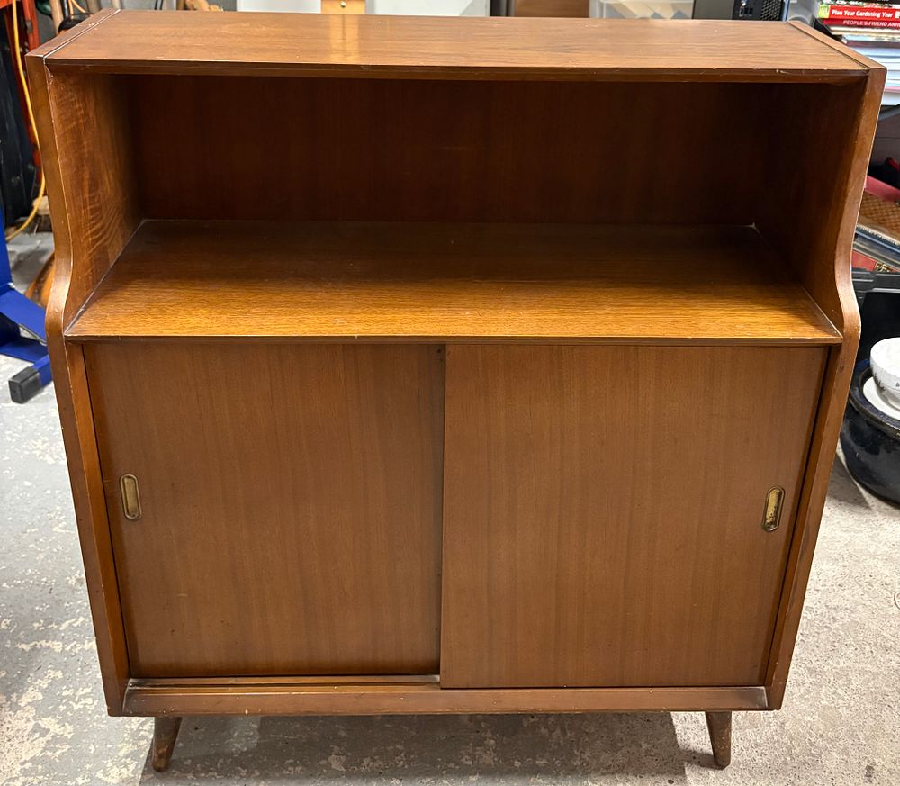 Lot 275: Leslie Mid Century Modern Cabinet 1960