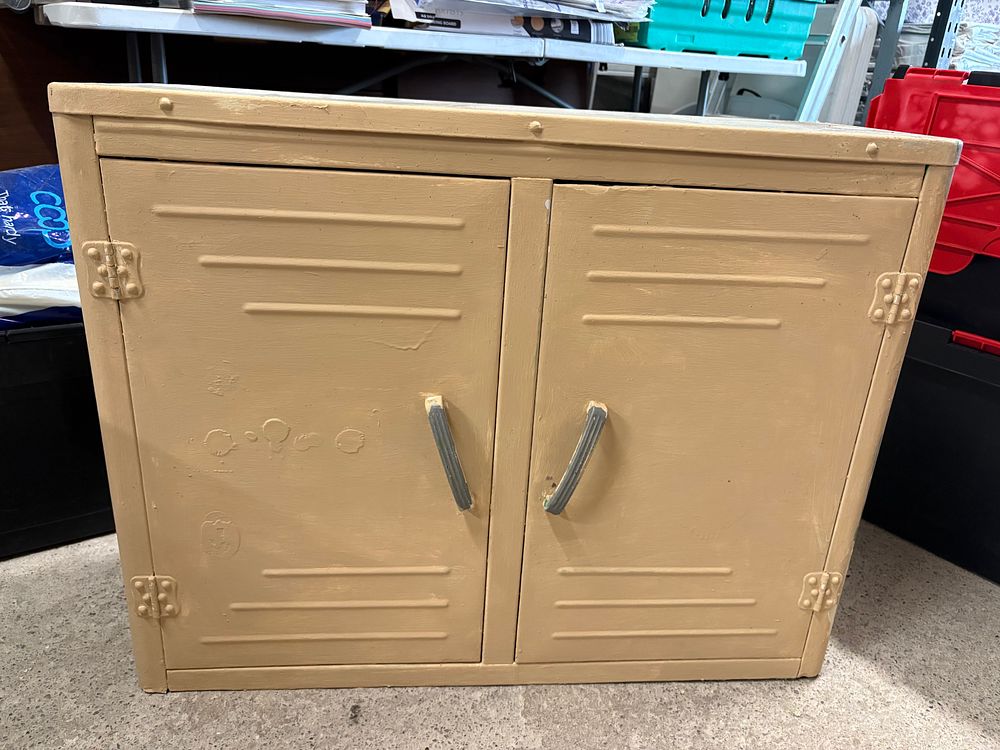 Lot 277: Vintage Metal Kitchen Unit.