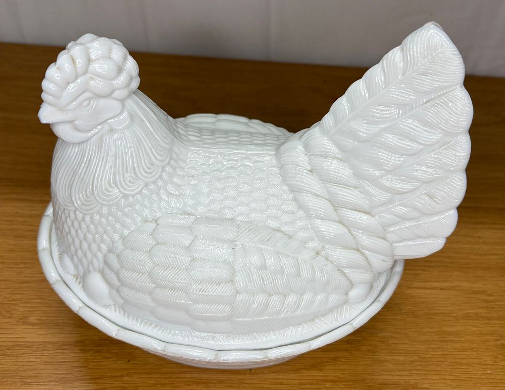 Lot 281: White Glass Chicken Egg Crock