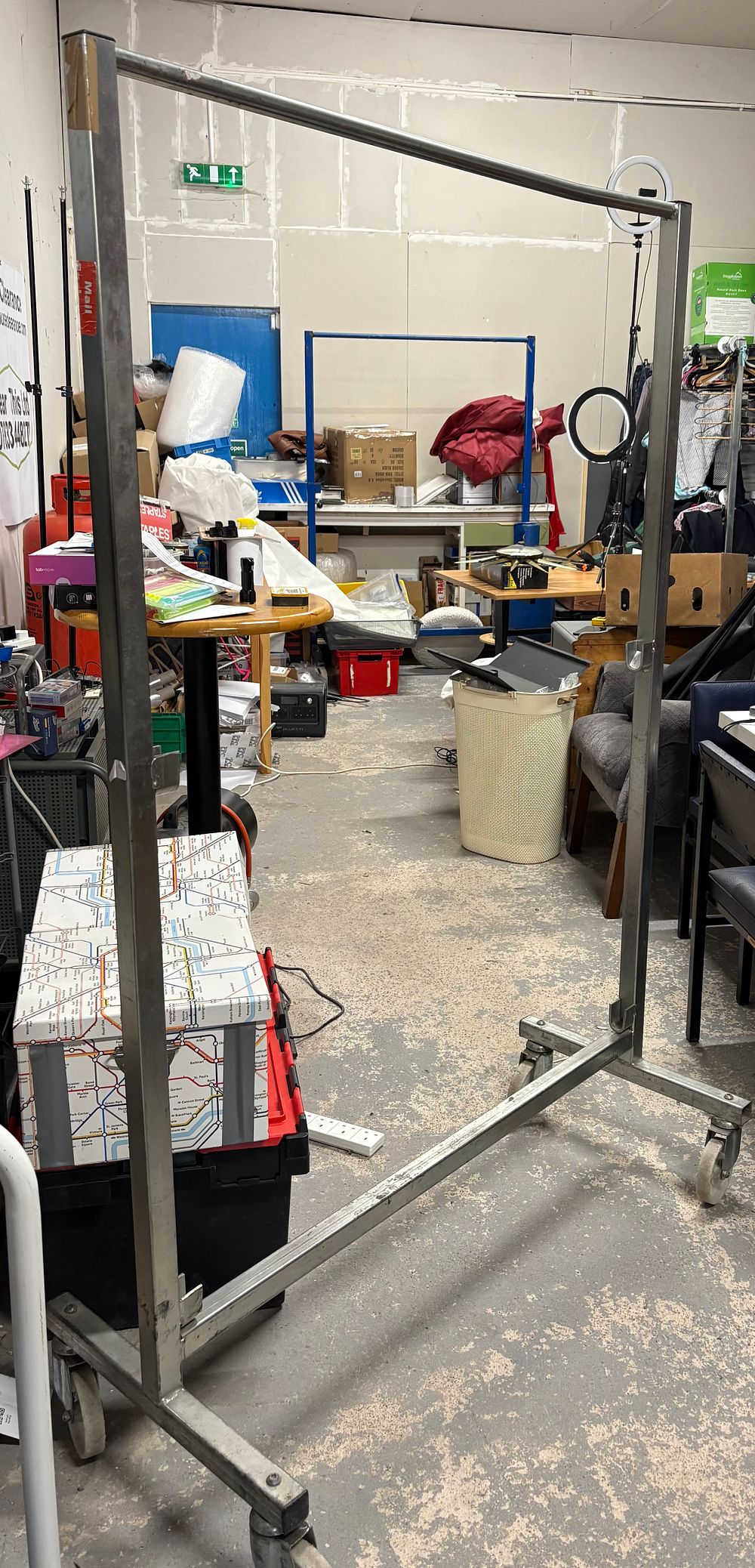 Lot 291: Commercial Clothes Rail