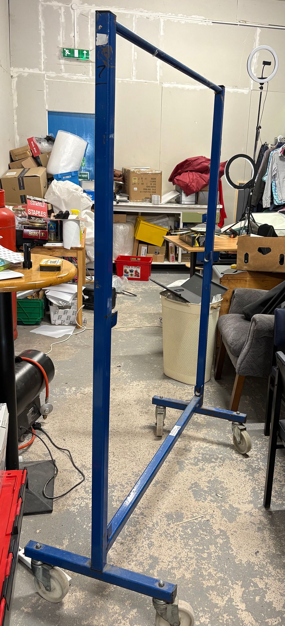 Lot 292: Commercial Clothes Rail