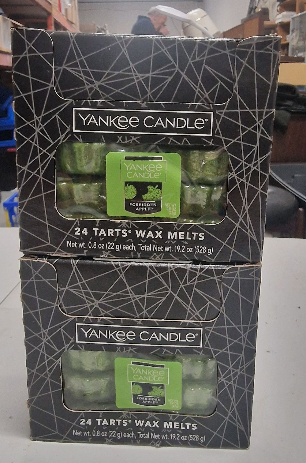 Lot 180:  Yankee Wax Melts