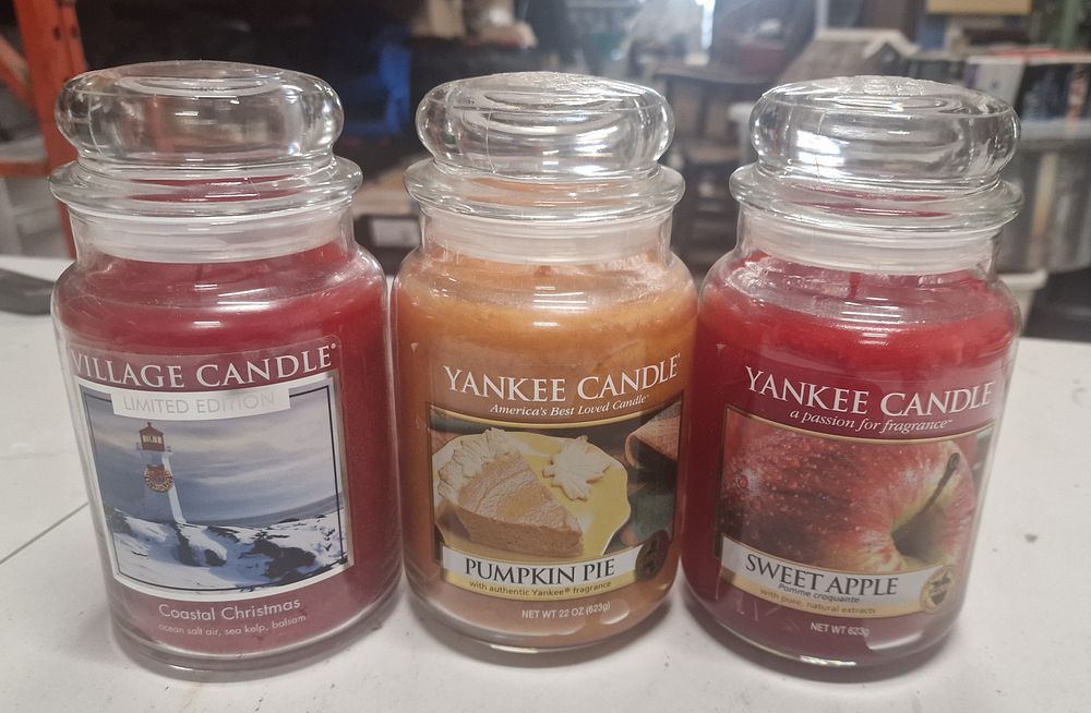 Lot 189: 3 New Yankee Candles