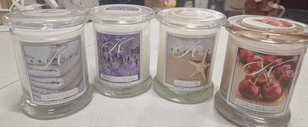 Lot 196: 4 Kringle Candles