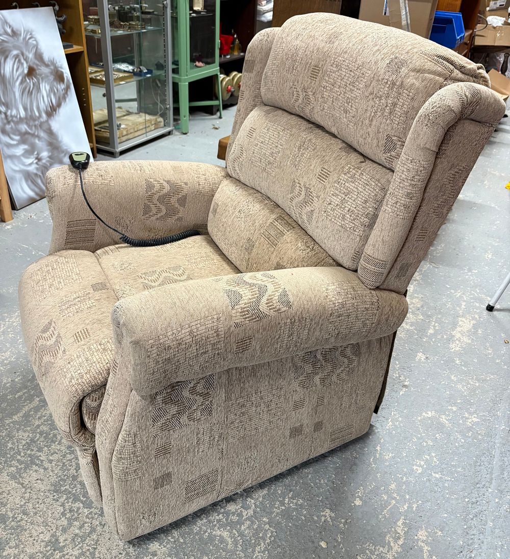 Lot 205: Electric Recliner Chair