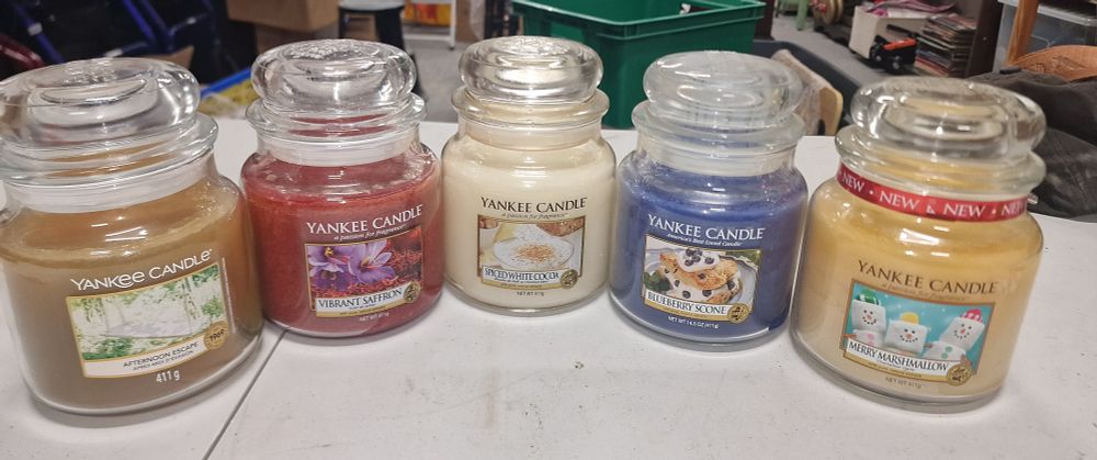 Lot 222: 5 Yankee Candles