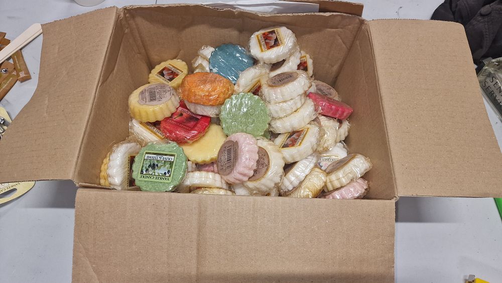 Lot 224: Large Selection Of Yankee Candle Wax Melts