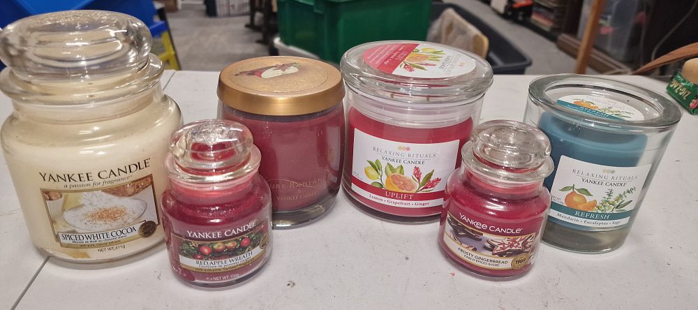 Lot 225: Selection Of Yankee Candled
Selection of Yankee Candles