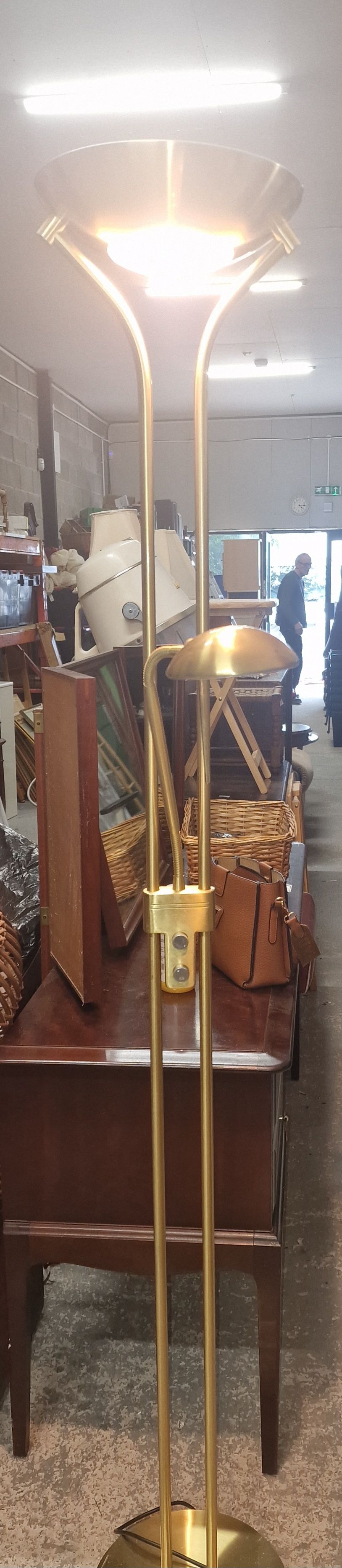 Lot 176: Standard Lamp