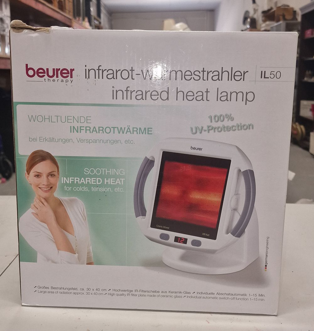 Lot 187: Beurer Therapy Infrared Heat Lamp