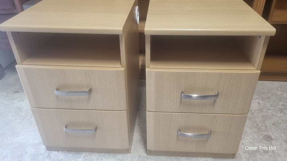 Lot 197: Set of 2 wooden bedside tables