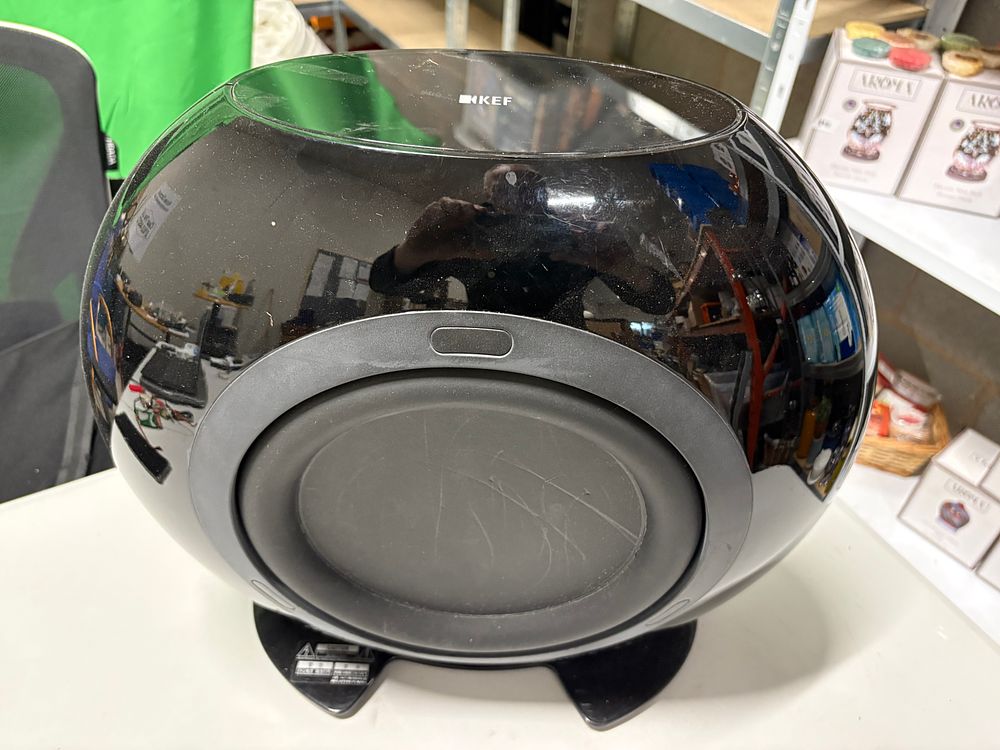 Lot 179: KEF HTB2SE-W Active Subwoofer