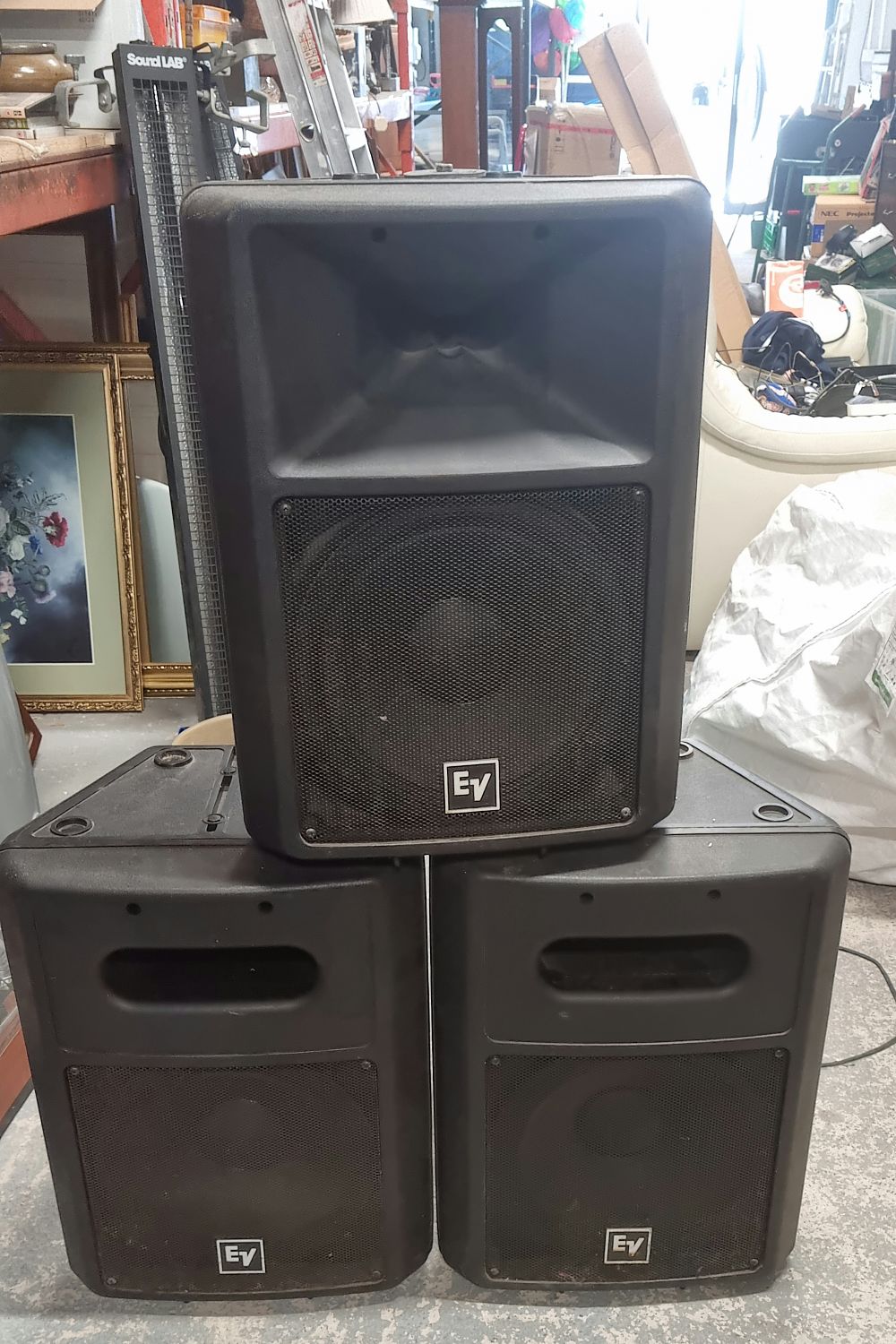Lot 156: Ev ( electro - voice sx300 speakers