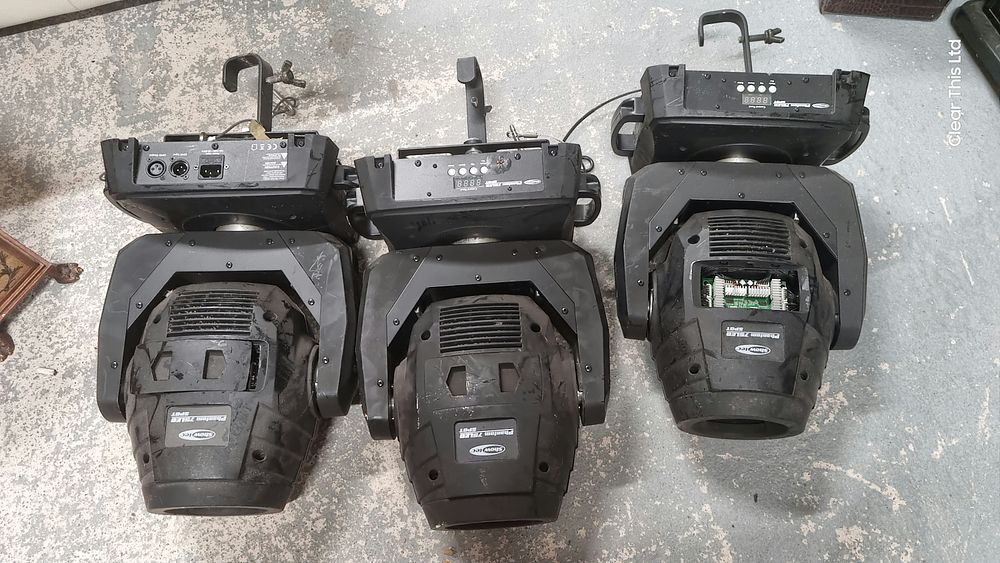Lot 164: 3 showtec phantom professional stage lights