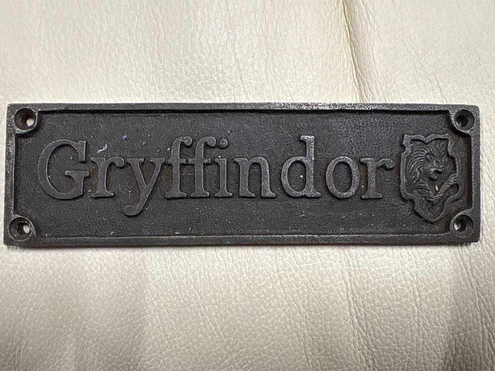 Lot 44a: Cast Iron Gryffindor Sign