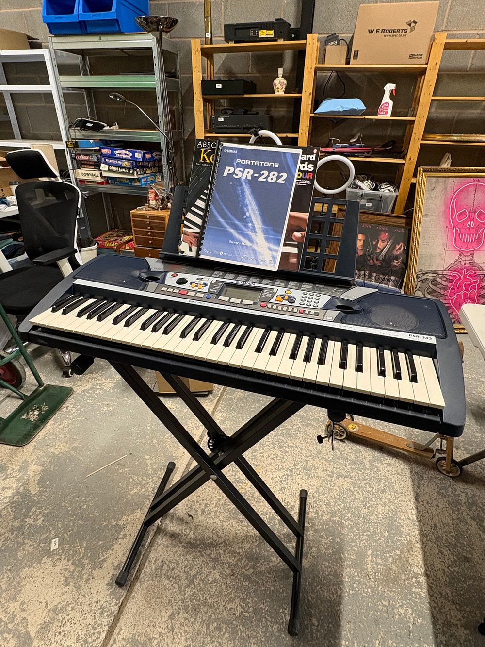 Lot 157: Yamaha PSR-282 Keyboard and Stand.
