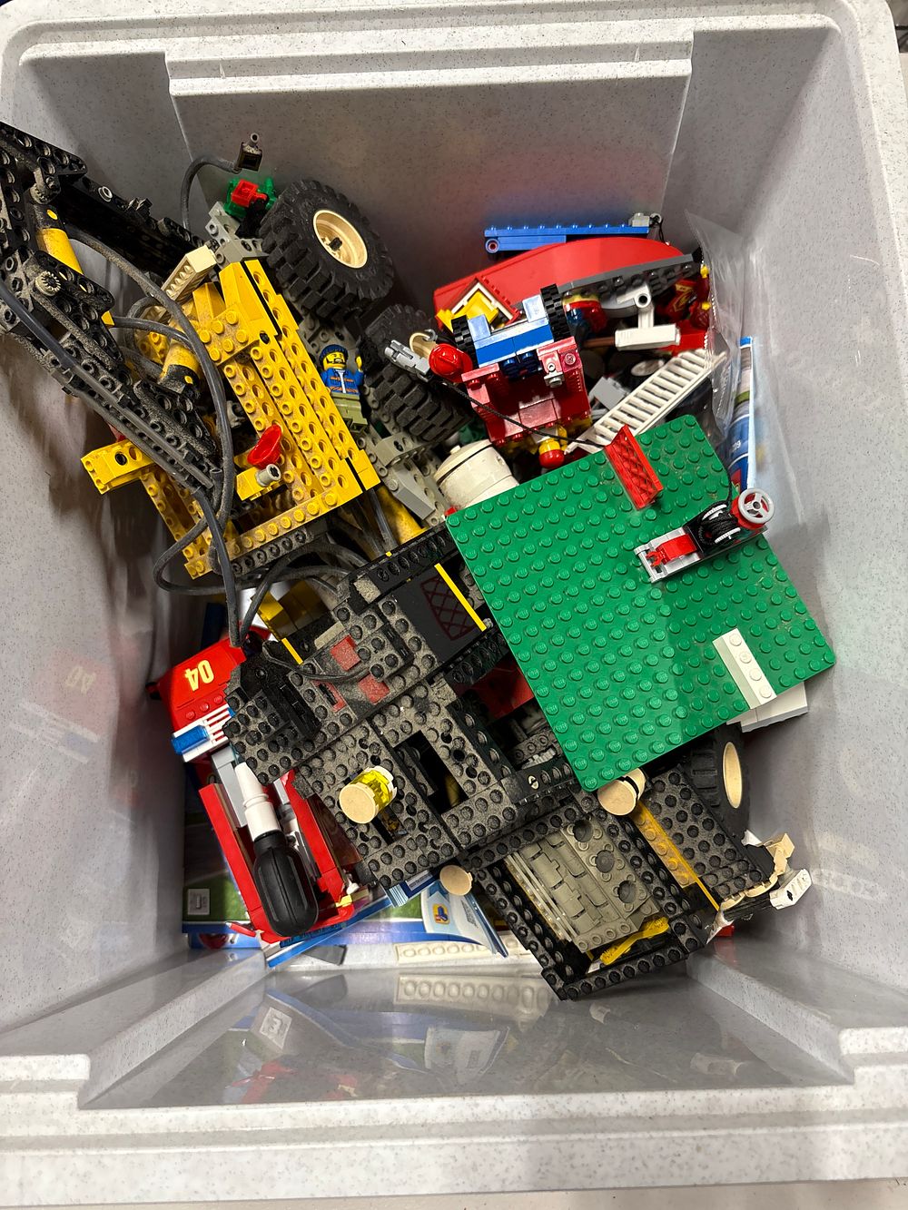 Lot 160: Lego. Just over 2.5 Kilo