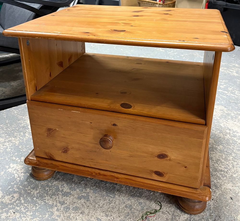 Lot 25a: Pine Single Drawer Cabinet