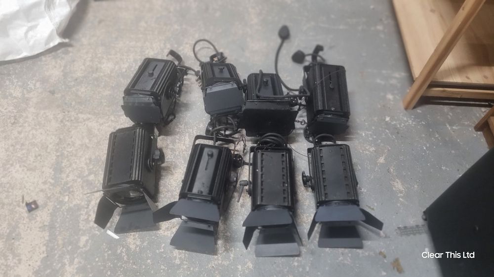 Lot 45: 8 Stage Lights