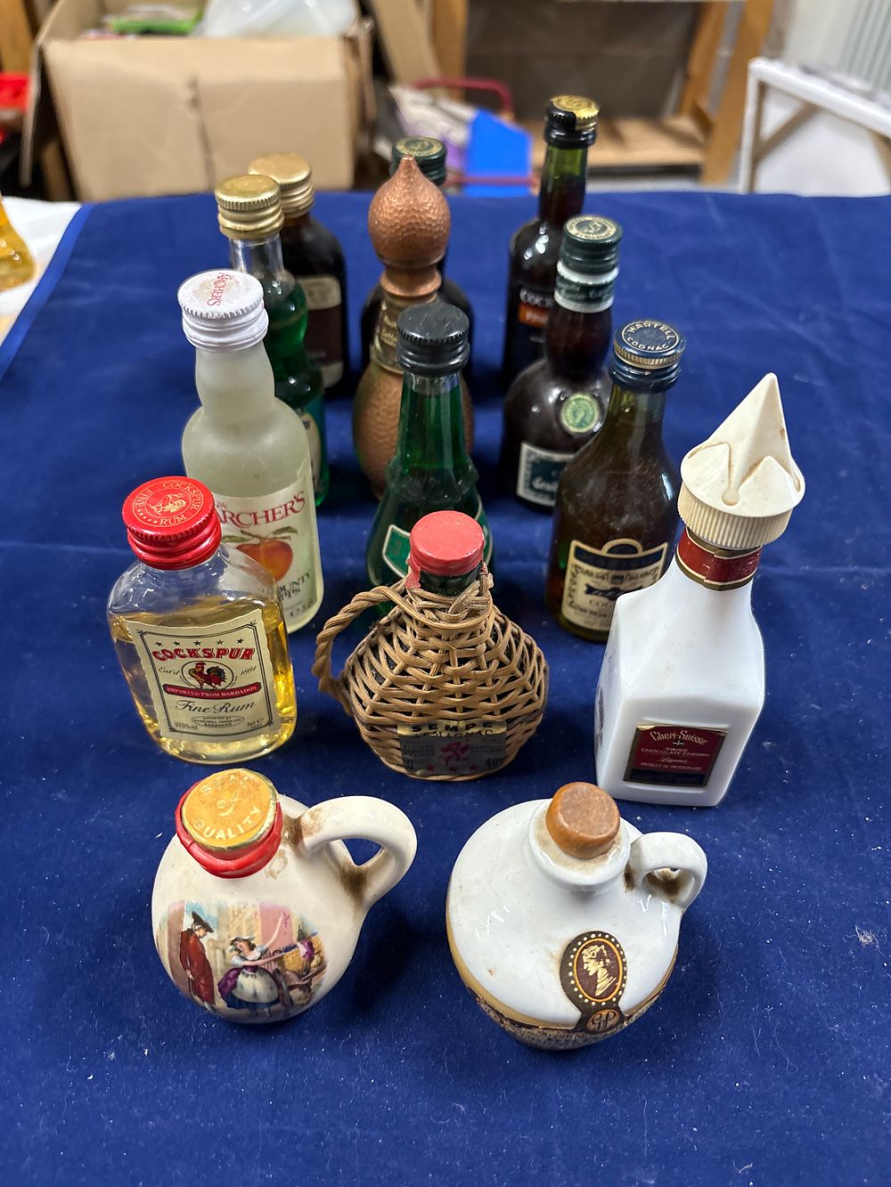 Lot 158: Fourteen Miniature Alcohol collectables