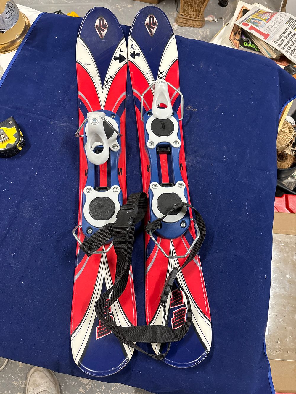 Lot 195: Pair of Short KR BIG AIR Skis