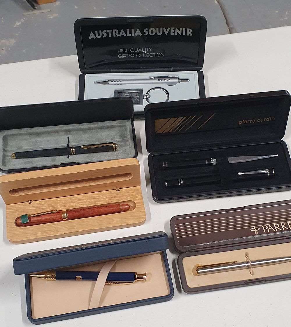 Lot 226: Selection of pen sets